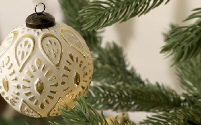 4 Key Differences Between a Real vs. Fake Christmas Tree