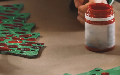 Make Like an Elf & Spread Holiday Cheer with These Christmas Crafts